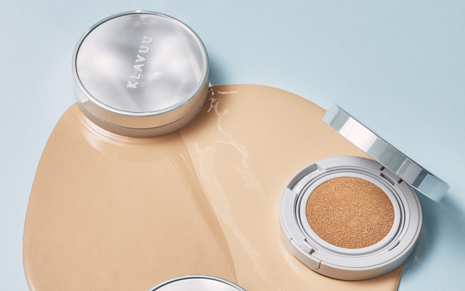 Untuk yang suka makeup praktis, rekomendasi cushio  dari brand Klavuu ini bisa jadi pilihan, karena dapat mempercantik sekaligus melindungi kulit.