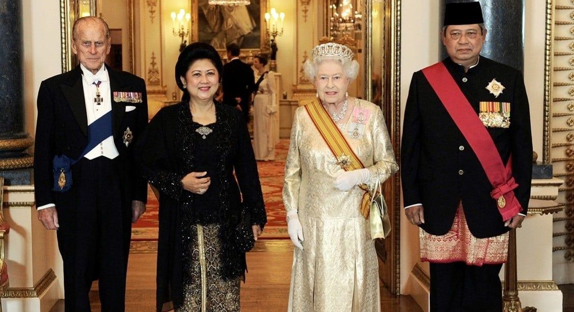 Berduka cita atas kepergian Pangeran Philip, ini unggahan SBY soal momen sendu bersama mendiang istri, Pangeran, dan Ratu...