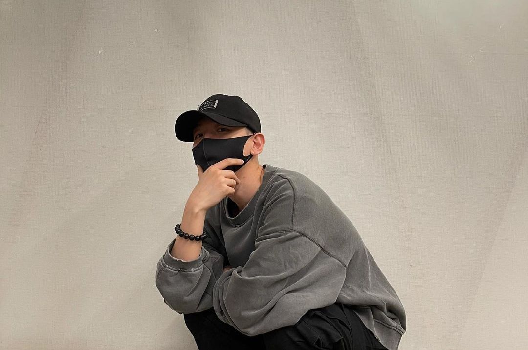Bertepatan dengan hari ulang tahunnya, Beakhyun EXO resmi berangkat wamil. Tinggal 2 anggota EXO yang belum wamil nih, Kawan Puan!