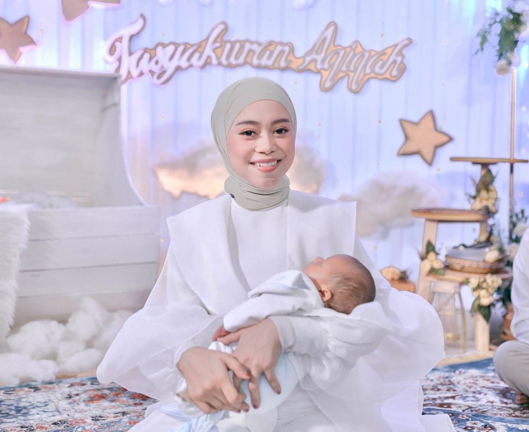 Intip rangkaian acara aqiqah Muhammad Leslar Al-Fatih Billar yang digelar hari Minggu (16/1/2022) lalu.