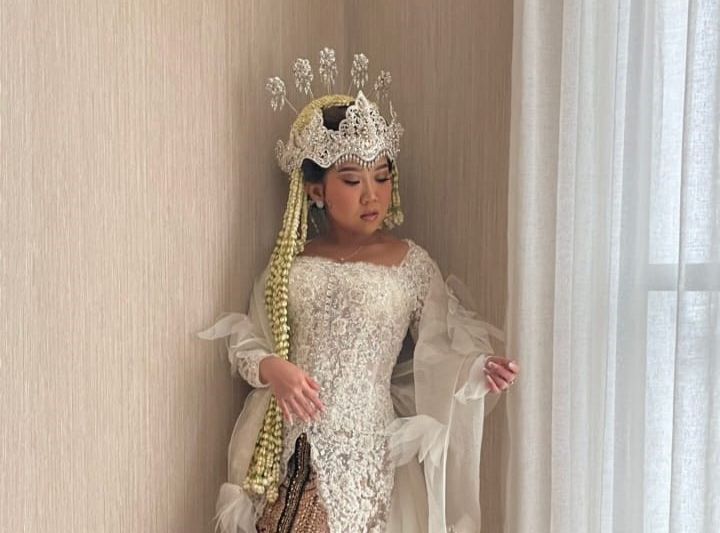 Komika perempuan Kiky Saputri ungkap perasaan setelah resmi menjadi istri dari Muhammad Khairi pada Sabtu (28/1/2023).