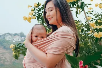 Putra Tiara Pangestika Kena Covid di Usia 10 Bulan, Begini Risiko Penularan Virus Pada Bayi 