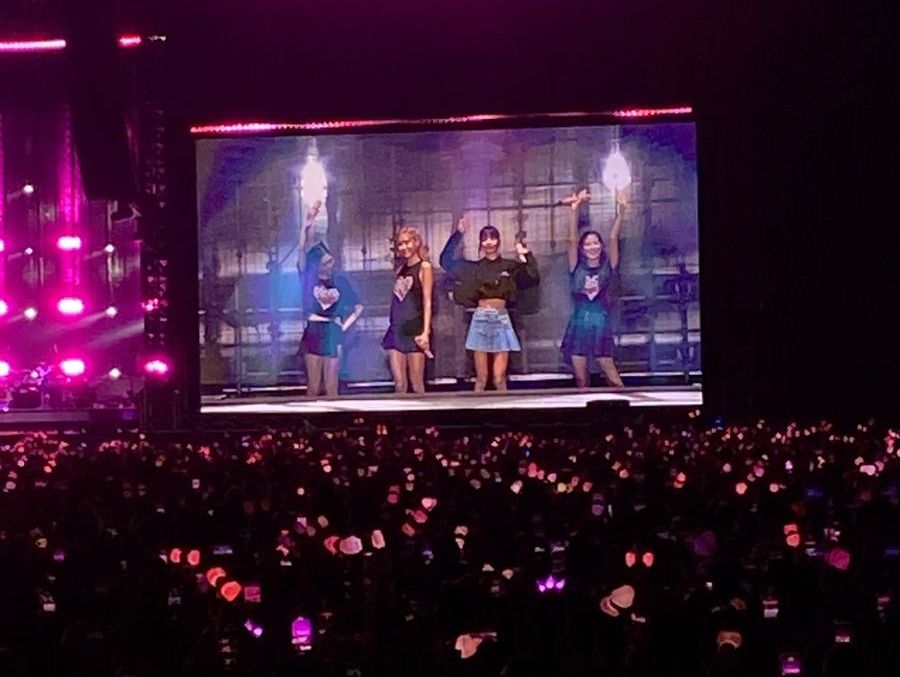 Intip deretan momen seru konser BLACKPINK BORN PINK tanggal 11 Maret 2023, ada LALISA yang mengguncang Jakarta pakai lagu Money di solo stagenya.