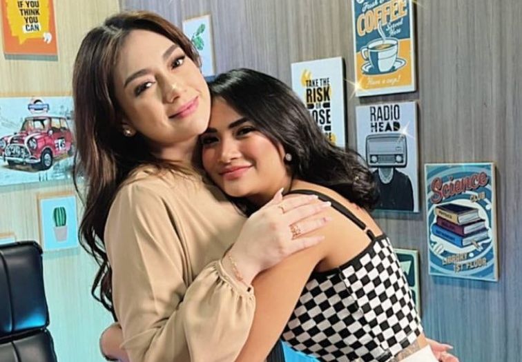 Artis Celine Evangelista ungkap rasa syoknya saat mendengar kabar wafatnya Vanessa Angel akibat kecelakaan di Tol Nganjuk siang ini.