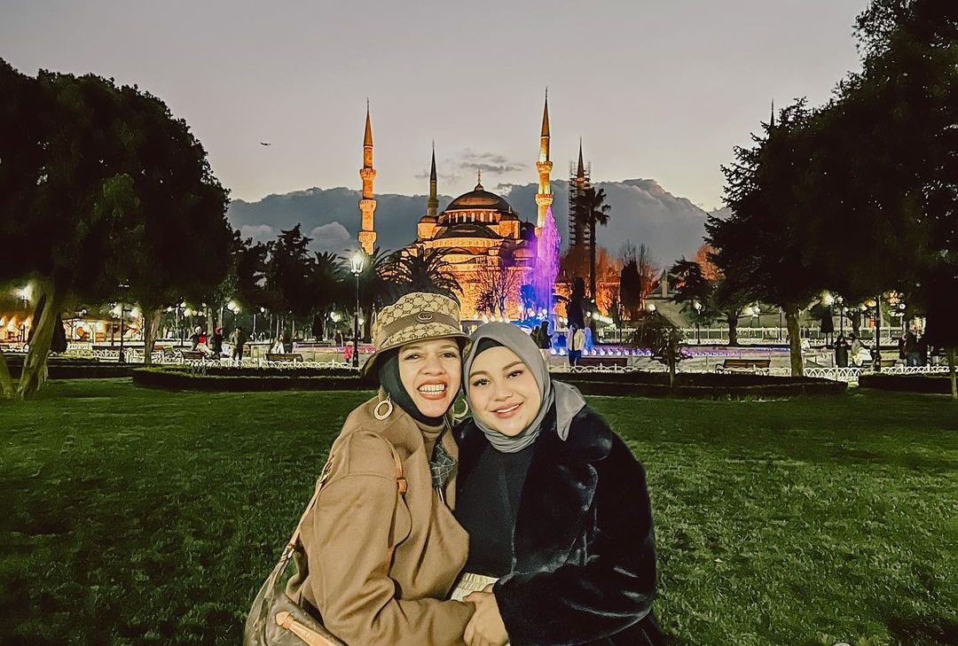 Ramai artis liburan jelang tahun baru ke Turki. Ternyata destinasi wisata Turki beragam, salah satunya kota bersejarahnya. Apa saja, ya?