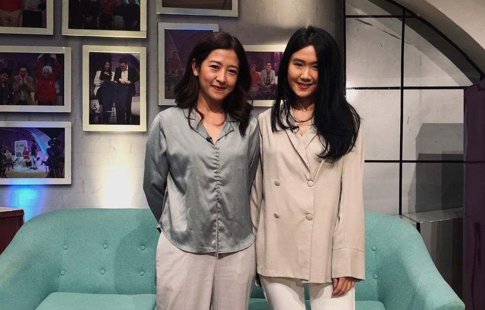 Meski punya latar belakang hingga kebiasaan yang berbeda, begini kisah Vindy dan Vina yang sukses dirikan bisnis hampers Thegifthings.