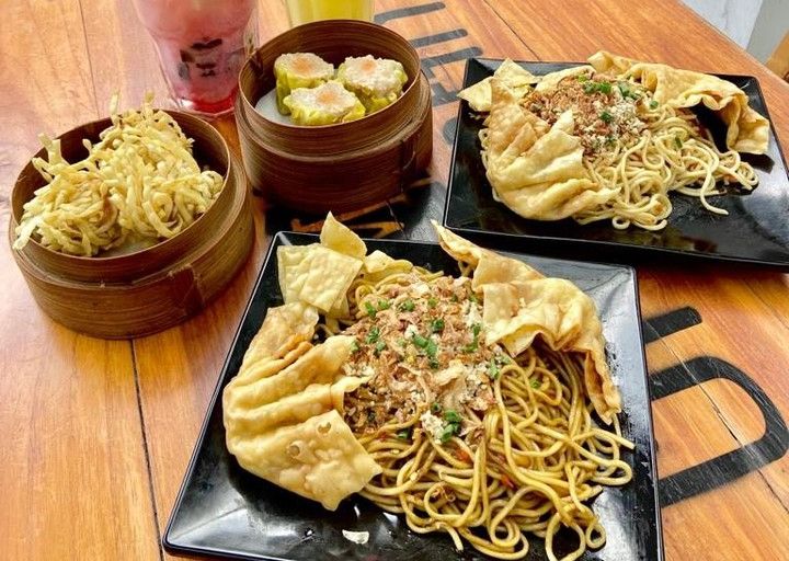 Berita terpopuler Wellness ada nama baru Mie Gacoan yang baru ganti, hubungan suami istri di trimester pertama kehamilan, pencegahan tumor otak anak.