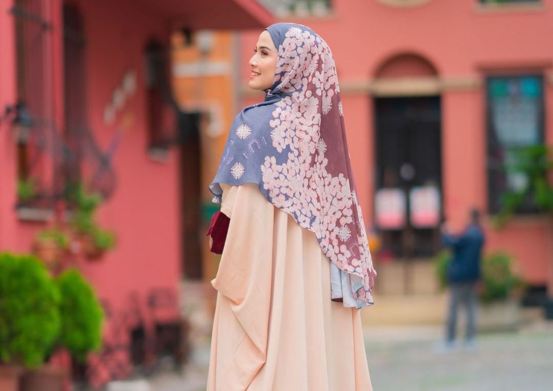 Bertepatan dengan World Hijab Day, yuk ketahui tren hijab 2023, diprediksi hijab bermotif makin diminati