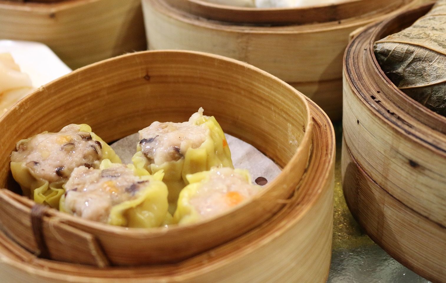 Ibu rumah tangga ini sukses bangun ide usaha dimsum. Yuk, simak bagaimana tips bisnis dimsumnya hingga meraih sukses!