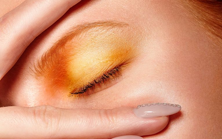 Pumpkin spice latte makeup adalah salah satu tren riasan yang viral di TIkTok. Ini tips dan rekomendasi produknya.