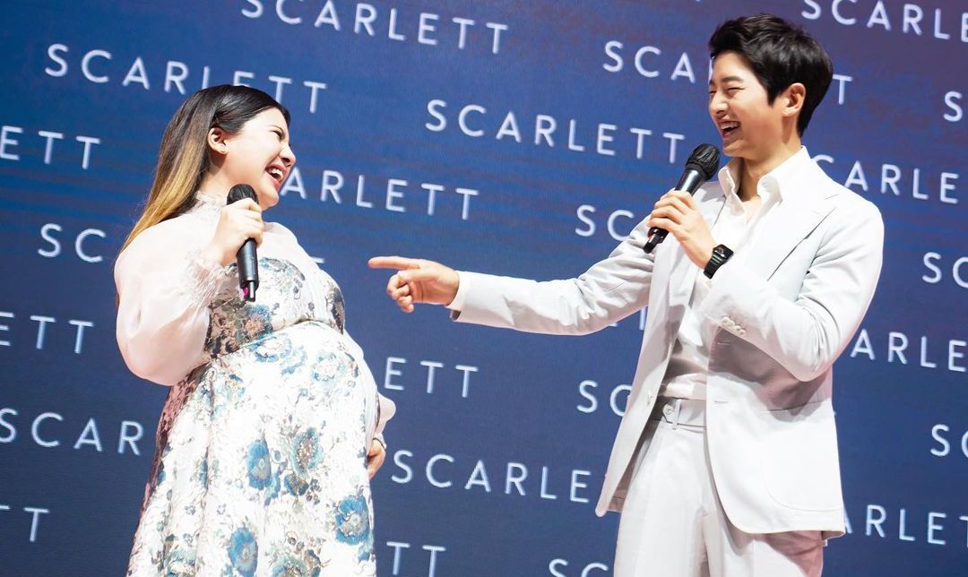 Intip kado yang diberikan oleh Song Joong Ki kepada Felicya Angelista yang baru saja melahirkan buah hati keduanya, pada hari Selasa, (20/12/2022).