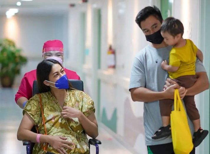 Paula Verhoeven dan Baim Wong baru saja menyambut kelahiran anak kedua. Sederet seleb ini ikut memberikan ucapan selamat.