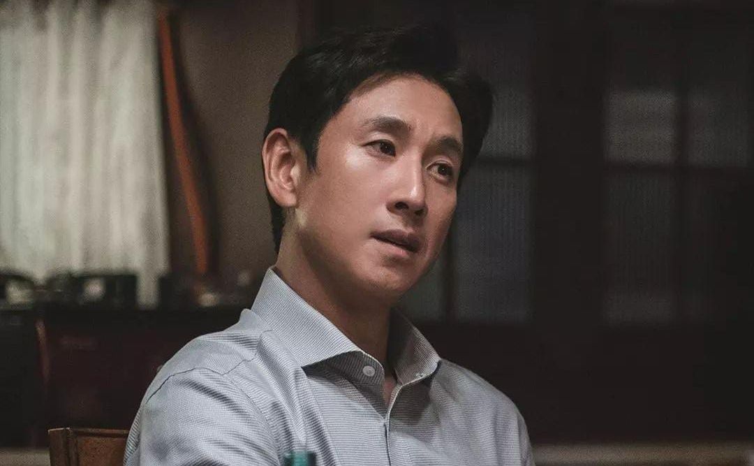 Breaking, aktor film Parasite Lee Sun Kyun meninggal dunia. Polisi telah mengonfirmasinya baru-baru ini.