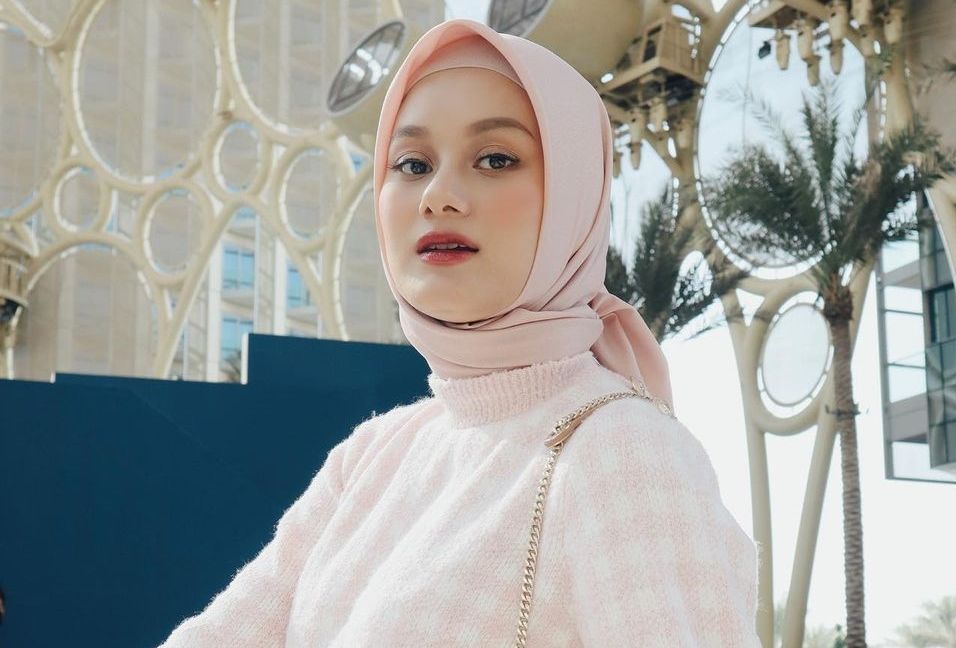 Dinda Hauw menyampaikan kabar duka dirinya keguguran calon buah hatinya yang kembar. Begini cerita awal kehamilan hingga Dinda dinyatakan keguguran.