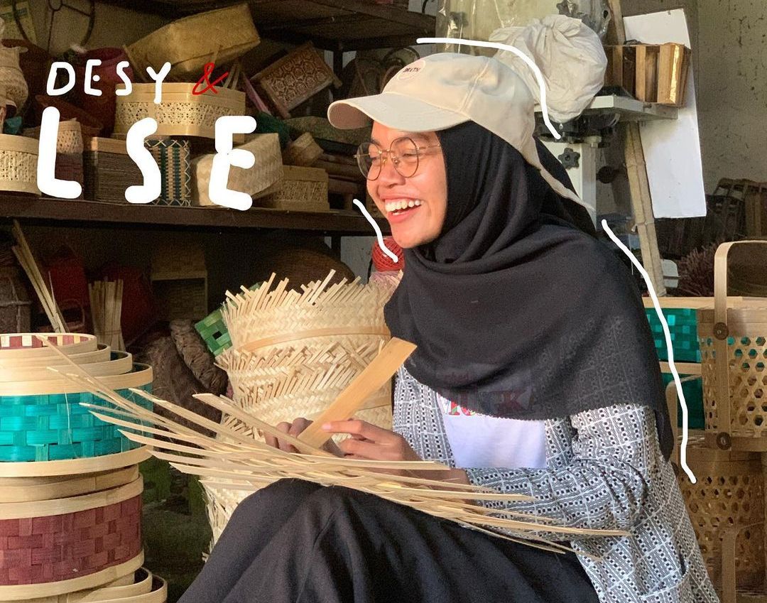Tri Buana Desy Ariyanti pemilik ide usaha Kraosan di Magelang, Jawa Tengah mengungkap kunci sukses bisnis kerajinan tangan. Apa saja?
