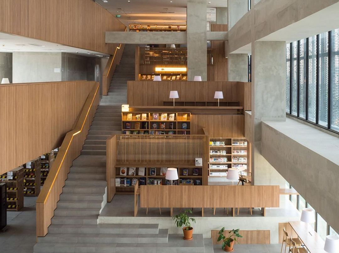 Perpustakaan Jakarta di Taman Ismail Marzuki kembali dibuka untuk umum nih, Kawan Puan. Yuk, intip wajah barunya!
