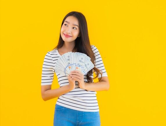 Mengenali apa itu tabungan, giro, dan deposito beserta perbedaannya. Kawan Puan bisa mempertimbangnnya untuk berinvestasi.