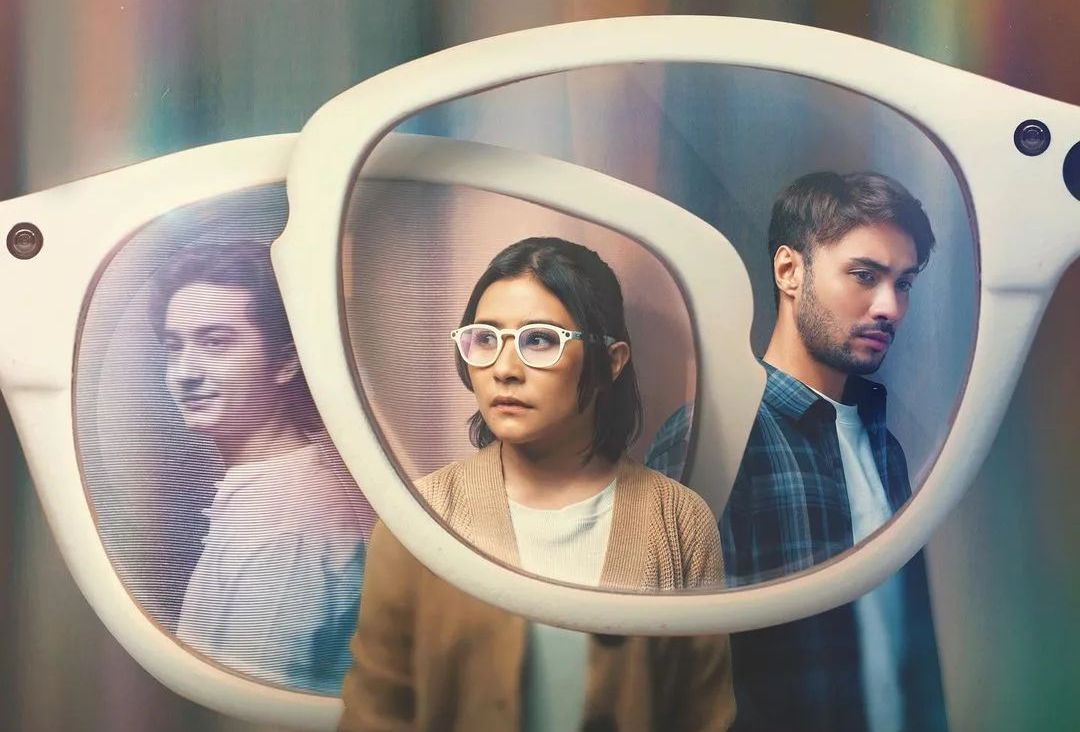 Review film Ketika Berhenti di Sini yang dibintangi oleh Prilly Latuconsina, Refal Hady, dan Bryan Domani, mencceritakan cara berdamai dengan duka.
