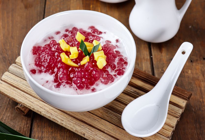 Sagu mutiara harus dimasak hingga matang terlebih dahulu sebelum dibuat menjadi campuran makanan lainnya. Simak, ini tips memasak mudah sagu mutiara.