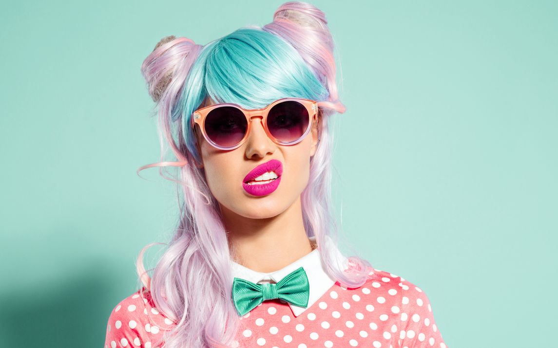 Dianggap aneh oleh generasi milenial, ini 5 trend fashion yang sangat digemari oleh Gen Z. Apakah menurut Kawan Puan aneh atau tidak?