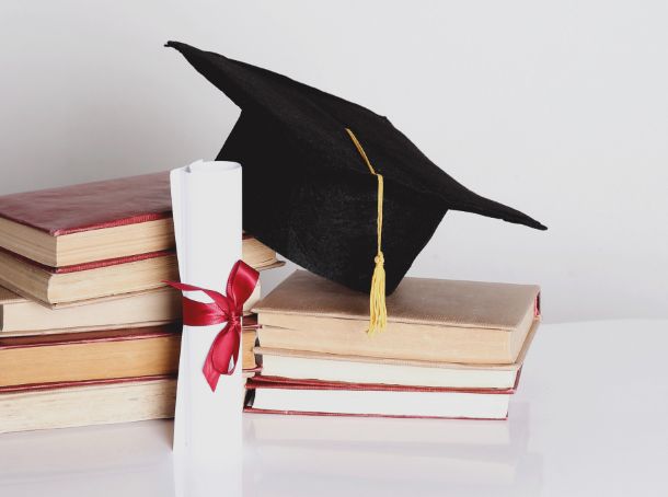 Tips menulis CV untuk mendaftar beasiswa menurut Pusat Pengembangan Karier Harvard University. Simak do's dan don'ts-nya!