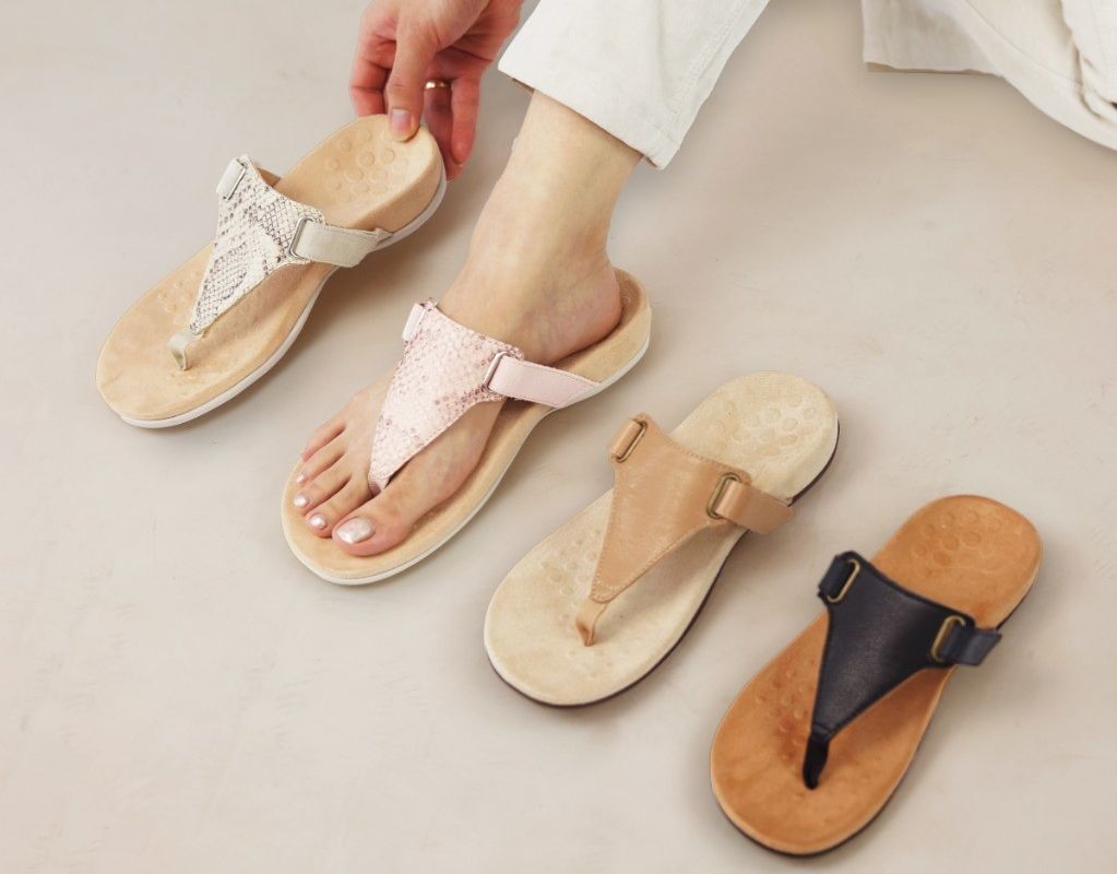 Tak hanya stylish, brand ini memiliki teknologi ortotik di setiap sepatu dan sendalnya hingga bisa kurangi nyeri kaki. Seperti apa, ya?