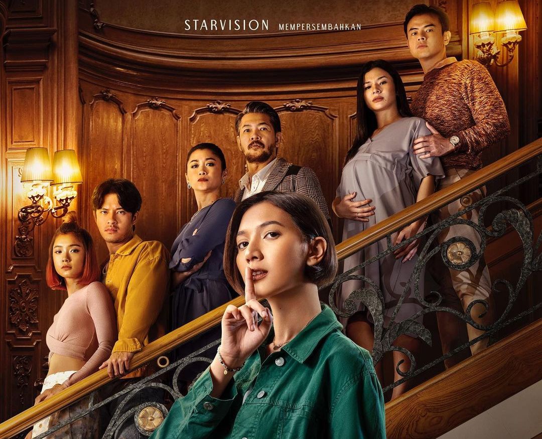 Sinopsis Teka Teki Tika, film terbaru sutradara Ernest Prakasa yang bakal tayang di bioskop 23 Desember 2021.
