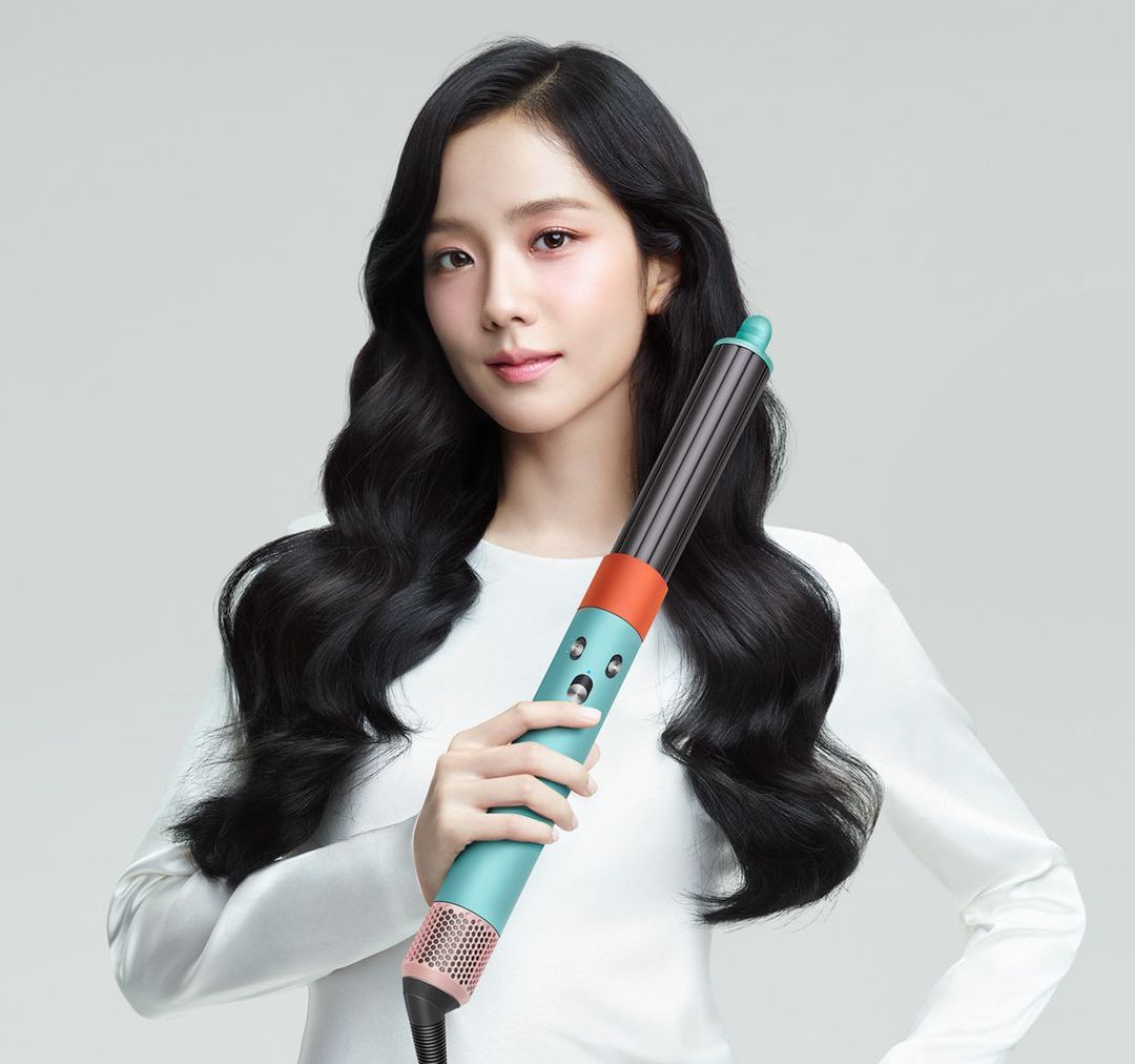 Menuju akhir tahun, ini saatnya menyiapkan kado Natal. Ini rekomendasi produk penata rambut dari Dyson yang bisa jadi kado natal.