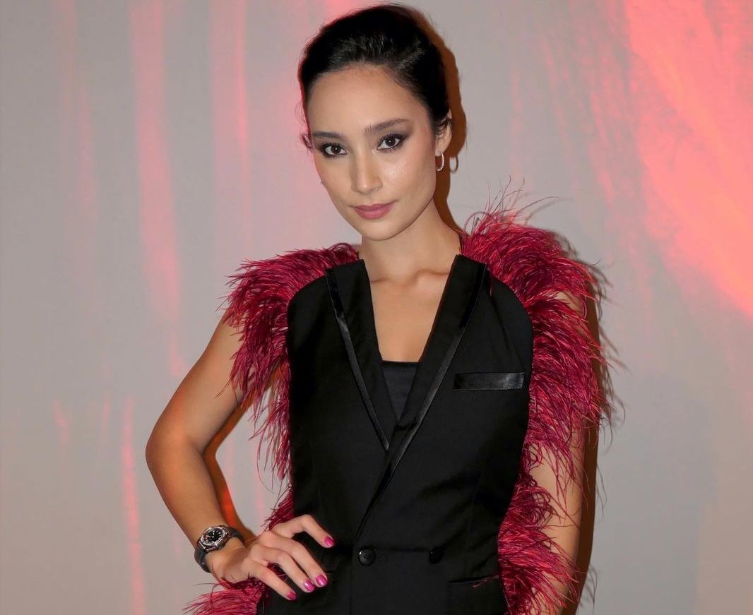 Penampilan Tatjana Saphira di Gala Premiere Perempuan Bergaun Merah, semakin menawan dengan heels dari Stuart Weitzman