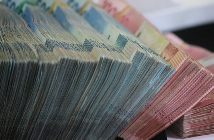 Di mana tempat yang tepat menyimpan uang untuk dana darurat? Simak beberapa pilihan tempat penyimpanan uang berikut ini!