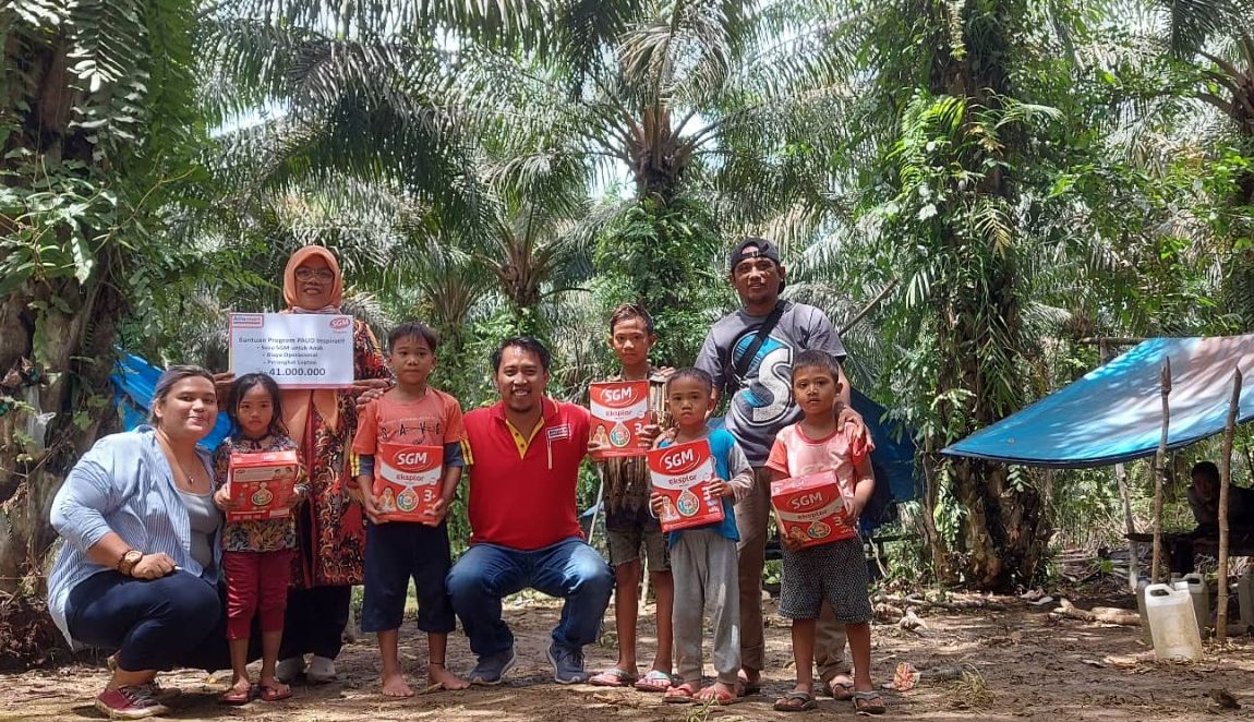 Kedua brand ini berkolaborasi untuk mengapresiasi dan memberikan bantuan untuk guru di Sumatera hingga Papua.