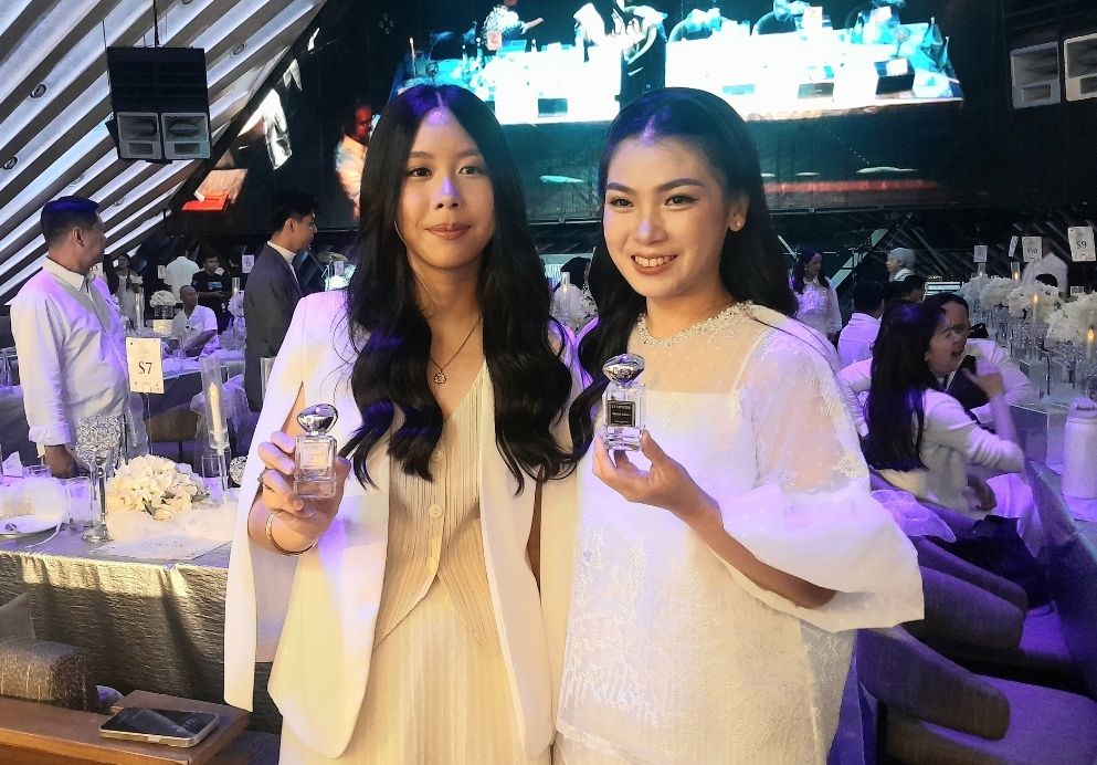 Cerita dibalik remaja berusia 16 tahun, Chloe Herliv Chen berhasil menciptakan parfum sebagai simbol hubungan mendalam antara tubuh, jiwa, dan kepribadian. 