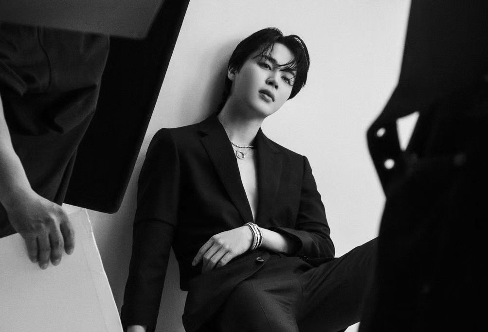 Kabar terbaru datang dari salah satu member BTS, Jimin. Dikabarkan bahwa Jimin BTS bakal merilis film dokumenter di Oktober 2023.