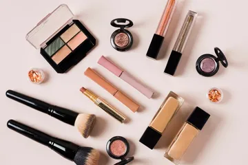 Ilustrasi rekomendasi makeup set di Lazada