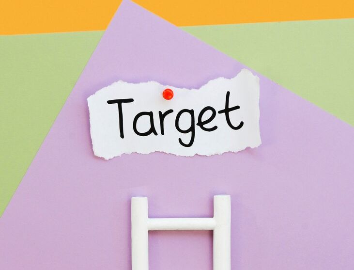 Saat menjalankan ide usaha, mengapa harus terlebih dulu menentukan target pasar? Simak alasan berikut ini!