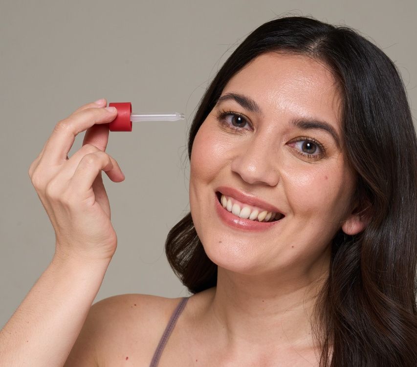 5 tips kulit glowing agar tampil cantik dan fit saat lebaran.  Mulai dari skincare routine sampai olahraga. 