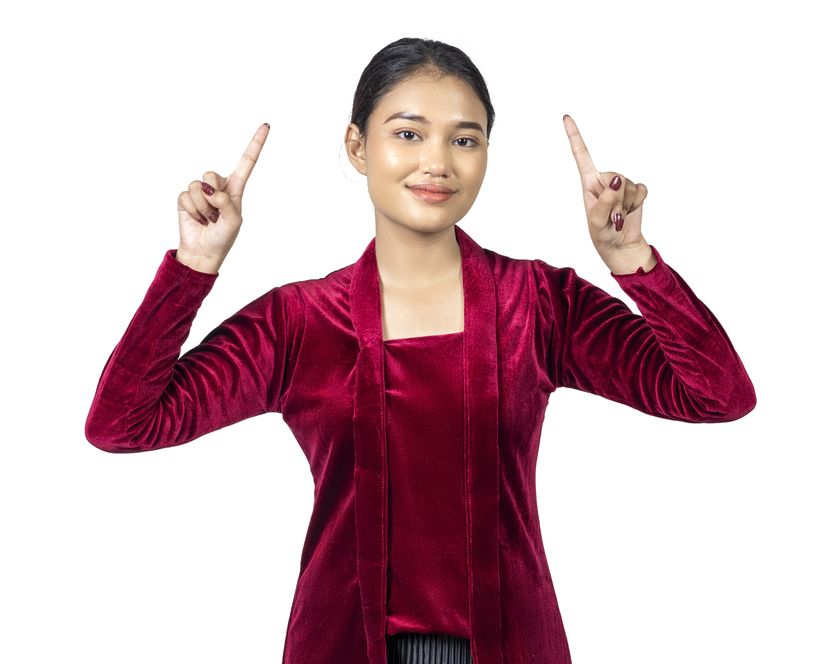 Berikut ini 4 pakem memakai kebaya dan kain batik, yuk cari tahu apa saja yang diperbolehkan dan tidak