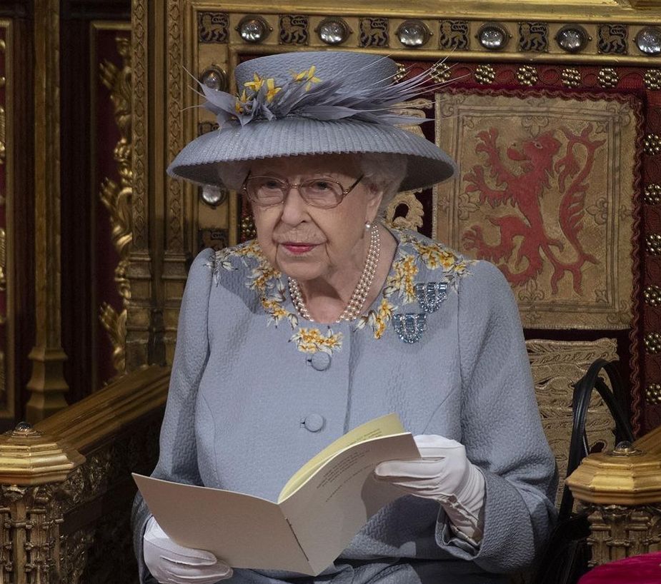 Omicron yang meroket di Inggris mempengaruhi tradisi perayaan natal Kerajaan Inggris. Ratu Elizabeth batal melakukan tradisi di Sandrigham.