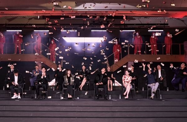Penyatuan ekonomi seperti jadi latar kisah dalam drama Money Heist: Korea ternyata mempunyai untung dan rugi sebagai berikut!