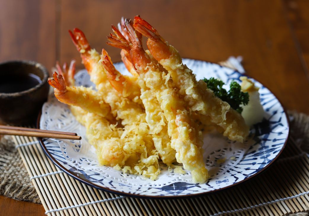 Kawan Puan sedang mencari ide gorengan? Yuk, praktikkan tips memasak cepat udang goreng tepung renyah dan keriting ini!