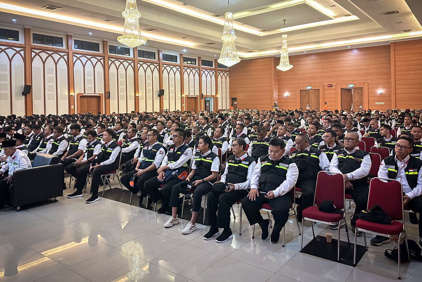 Diberangkatkan lebih dulu ke Tanah Suci, yuk ketahui tanggung jawab petugas haji dalam pelaksanaan ibadah haji 2023.