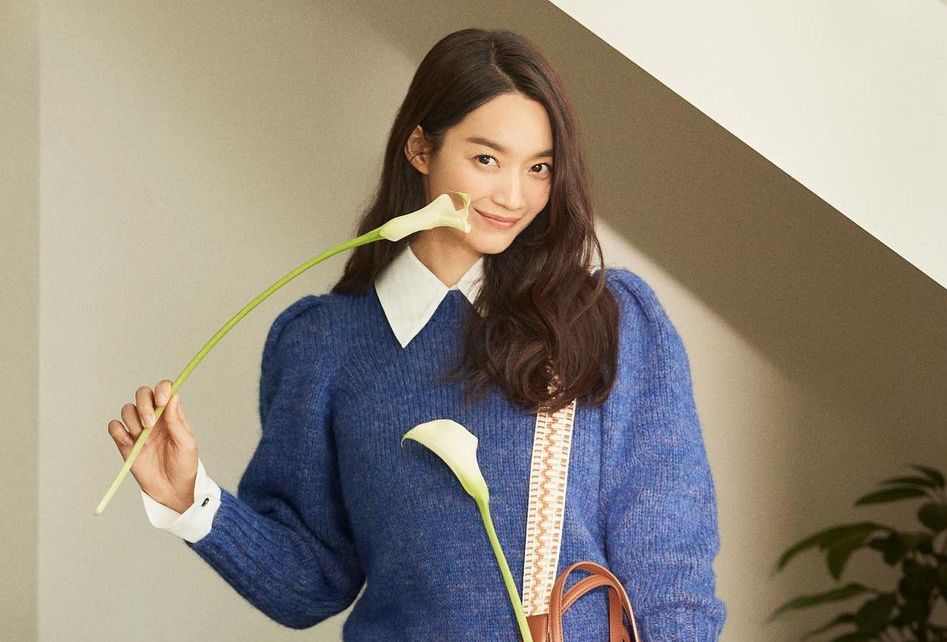 Bintang Hometown Cha Cha Cha, Shin Min Ah, melakukan donasi rutin tahunan. Kali ini ia mendonasikan uang untuk anak-anak terdampak pandemi Covid-19.