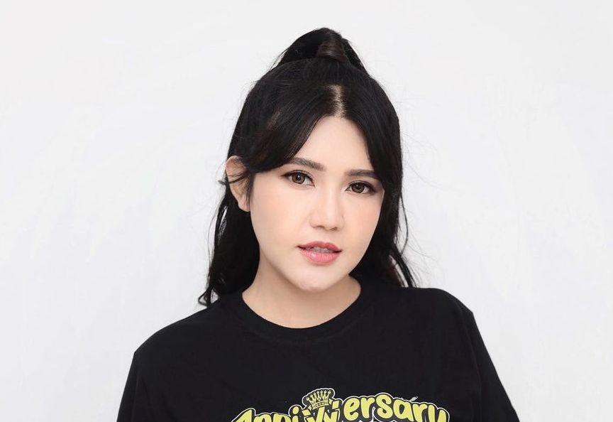 Kabar duka datang dari pedangdut Via Vallen lantaran mengalami keguguran saat hamil muda usia 8 minggu. Simak berbagai penyebab kehamilan usia muda.