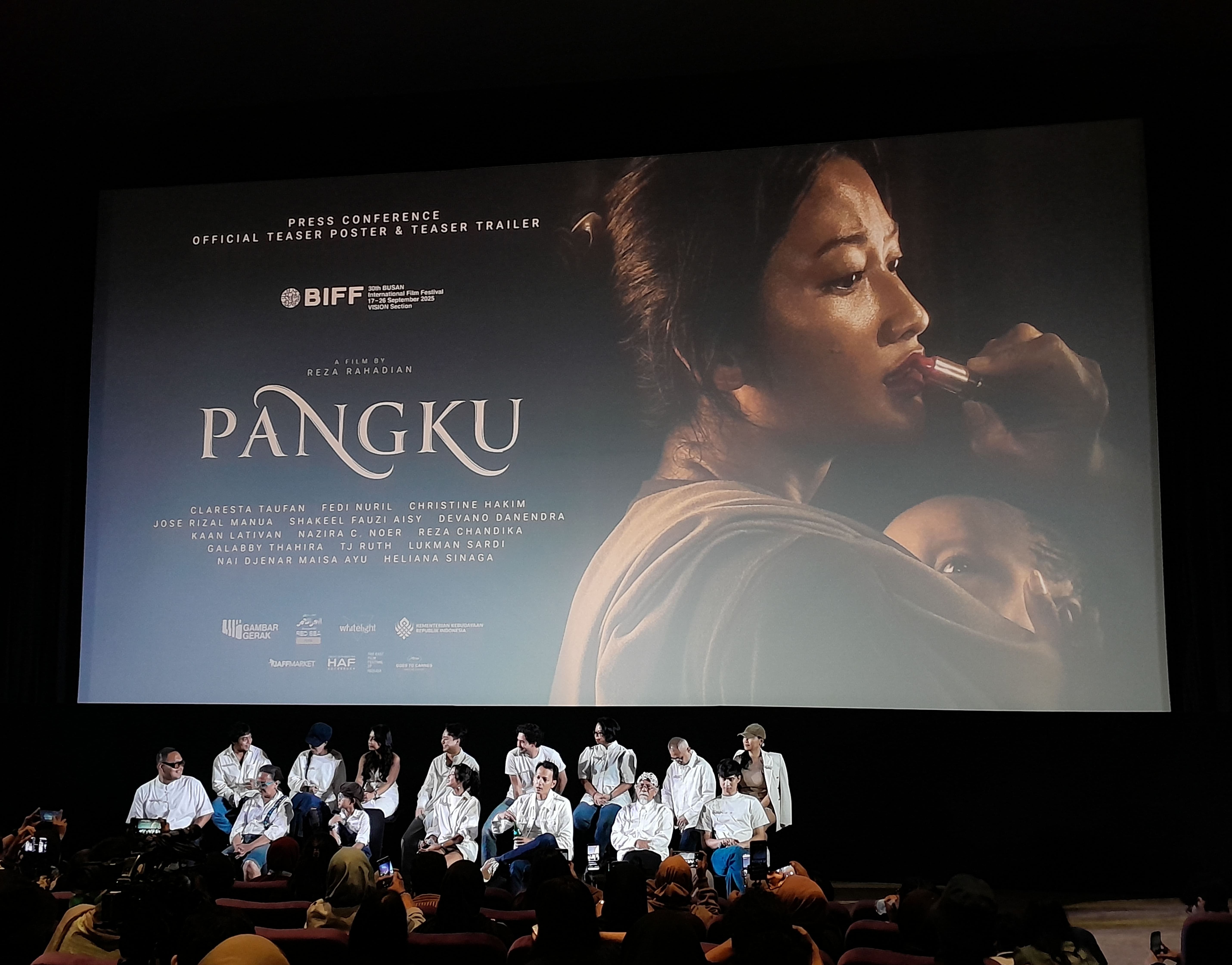 Diangkat dari fenomena kopi pangku jalur Pantura, film ini menghadirkan cermin dari realitas sosial yang dialami banyak perempuan Indonesia!