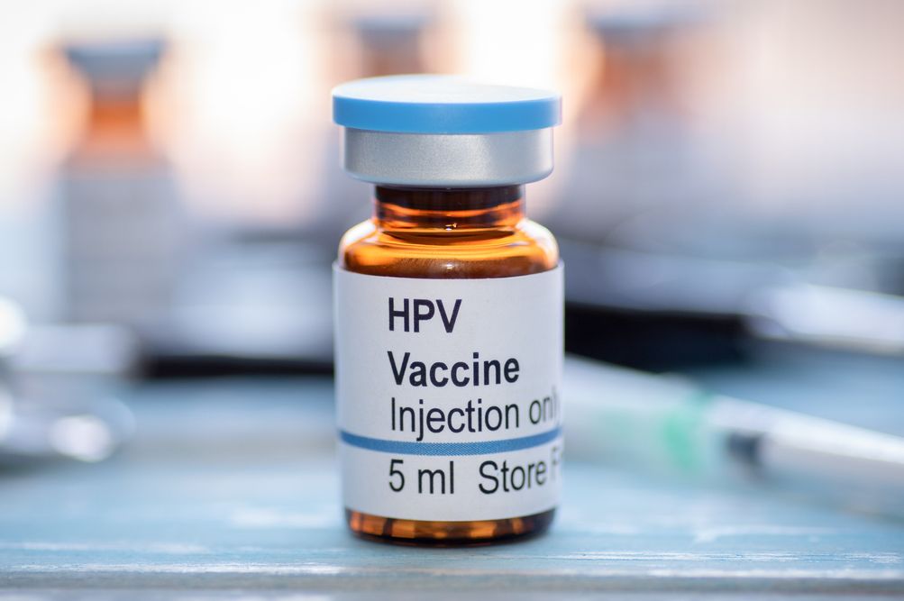 Pentingnya imunisasi atau vaksin HPV pada anak untuk mencegah kanker serviks di masa mendatang. Berikut penjelasannya.