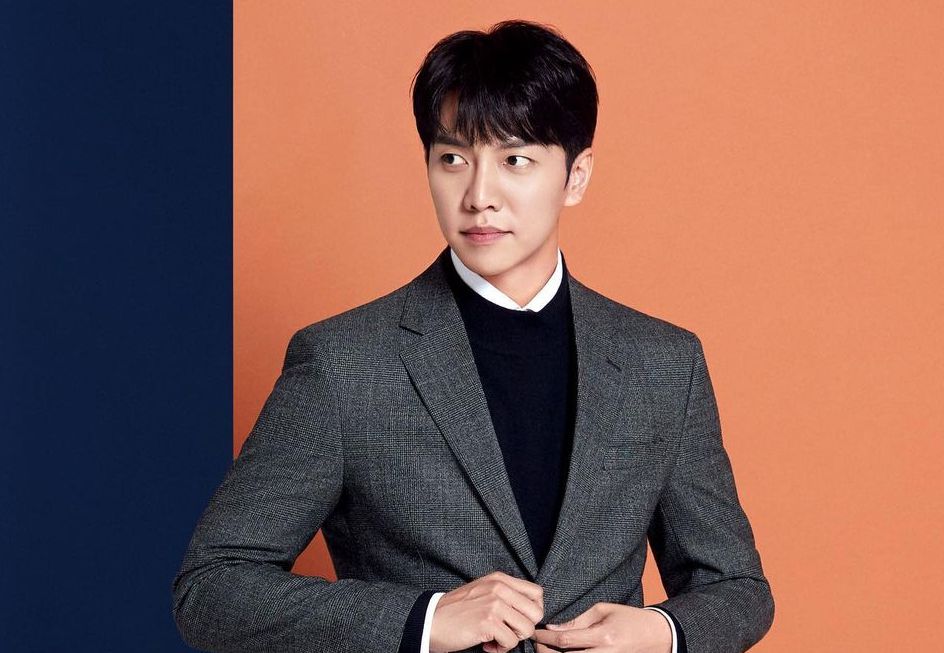 Lee Seung Gi jadi korban kecurangan agensinya, Hook Entertainment, di mana dirinya tidak dibayar sama sekali sejak 18 tahun debut menyanyi.