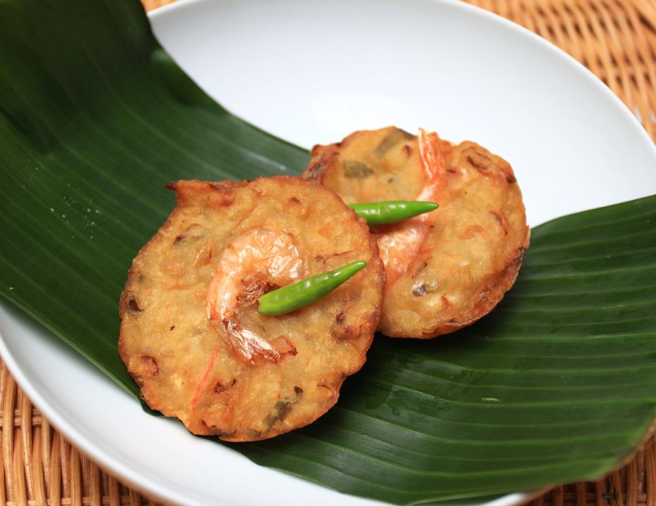 Bakwan udang cocok untuk camilan sore ditemani teh hangat ya, Kawan Puan. Yuk, simak tips memasak cepat bakwan udang renyah ini!