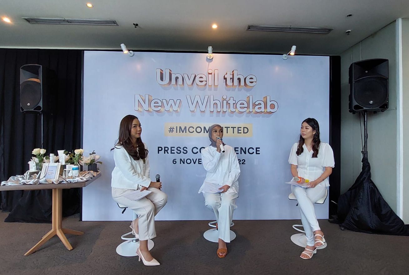 Whitelab meluncurkan wajah barunya dengan desain kemasan lebih berwarna dan formula tambahan yang lebih efektif dalam merawat kulit. 