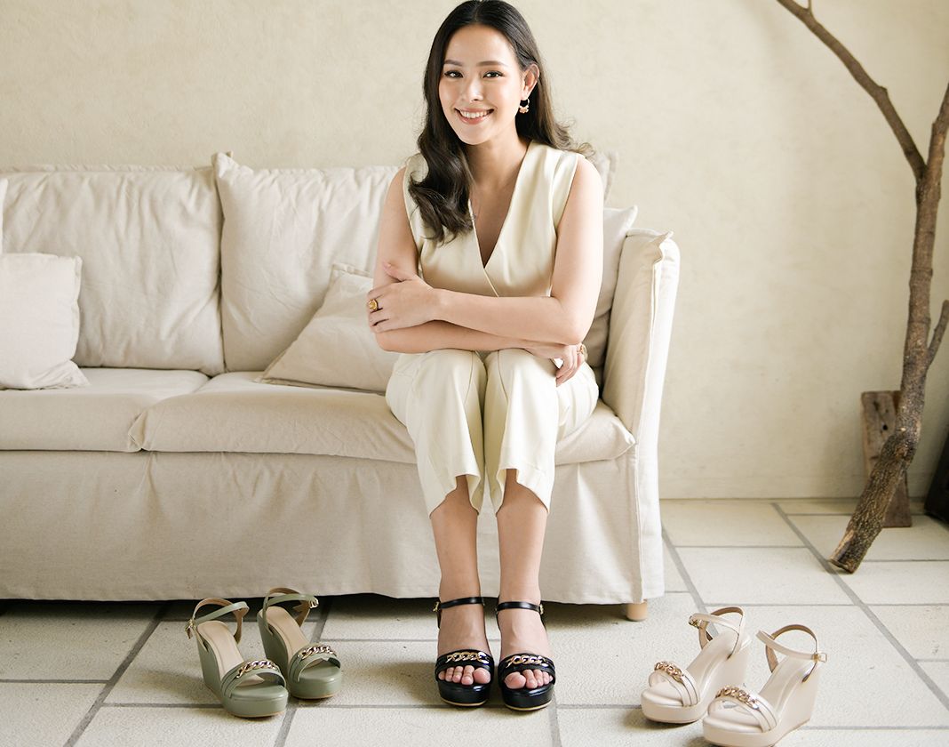 Berikut ini 4 tips dan trik memilih wedges ala Lady Nayoan, simak pula rekomendasinya yang pastinya nyaman di kaki.