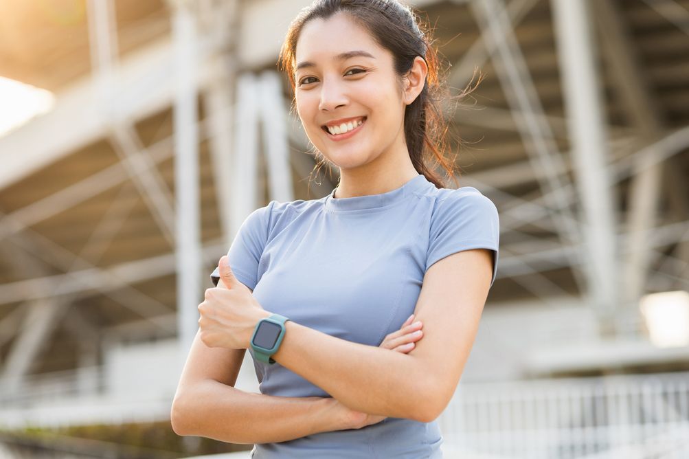 Tak hanya canggih dengan fitur pelacak siklus menstruasi, smartwatch satu ini juga tersedia dengan 4 pilihan warna gemas!